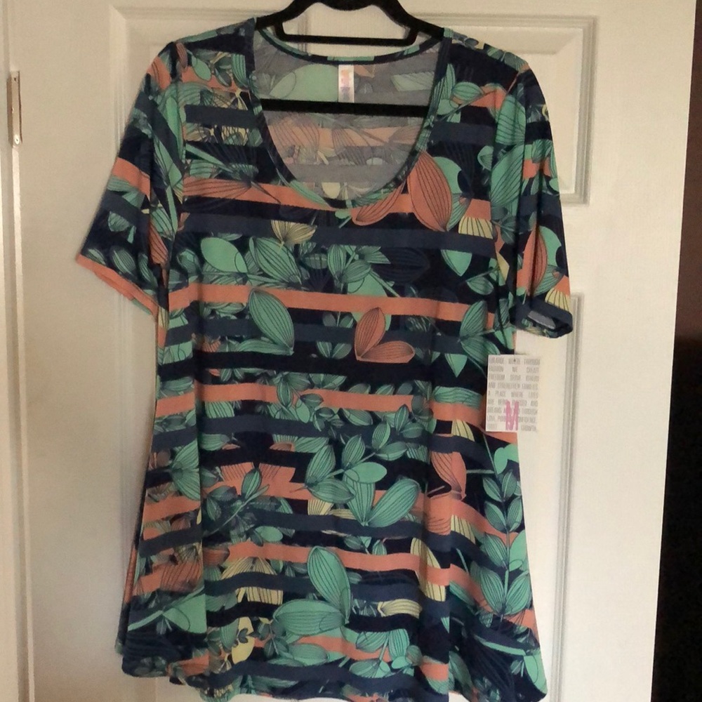 NWT Lularoe Perfect T